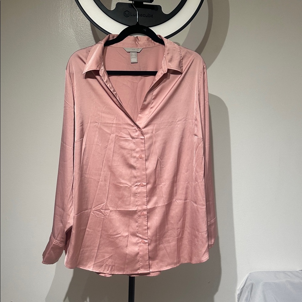 H&M pink shirt